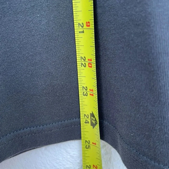 Nike Mens Olivia Kim Peace Sign NYC Long Sleeve T shirt Off Noir Sz Small - Picture 7 of 8